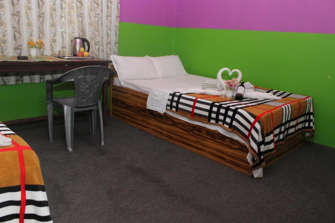 Robins Nest Hotel & Restaurant Deorali ภายนอก รูปภาพ